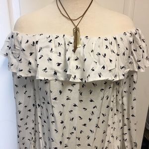 Long sleeve shoulder top